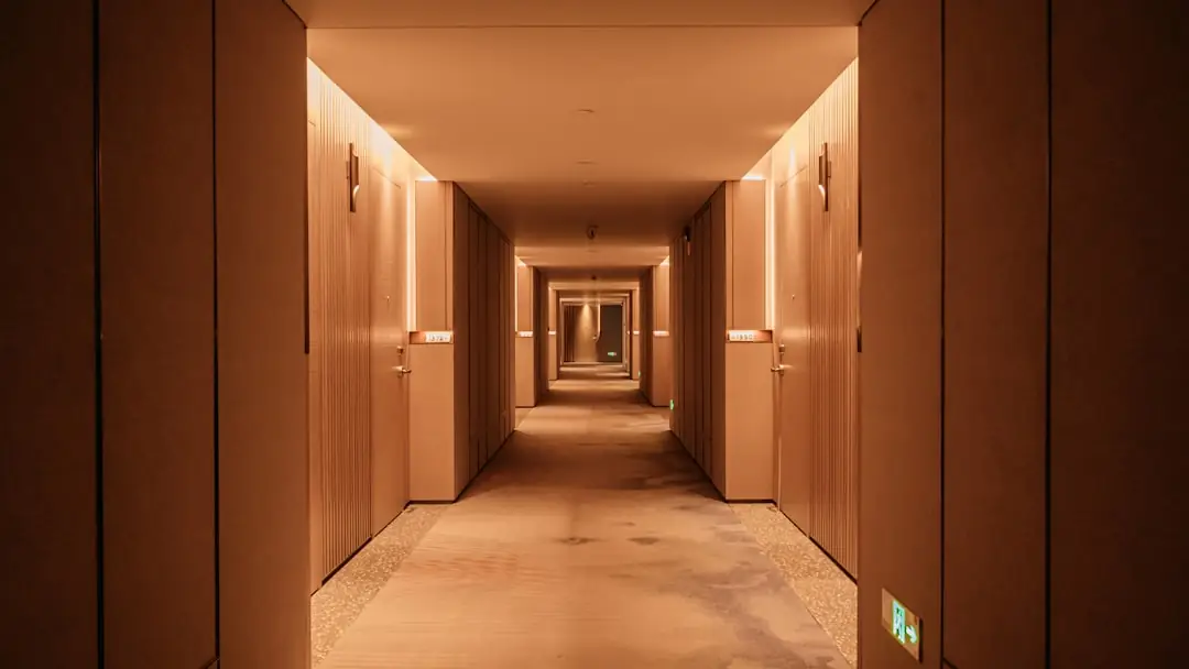 Velmorianhotelstayn sisäkäytävä